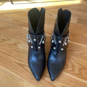 Donald Pliner fun boots